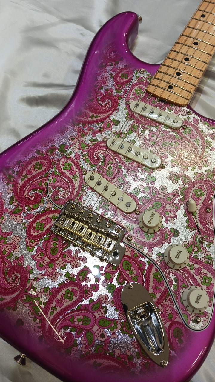 Fender Made in Japan Limited Stratocaster / Pink Paisley【2025年