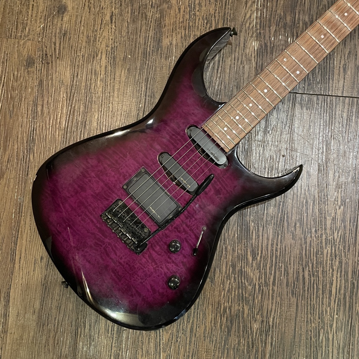 FERNANDES エレキベース 赤紫