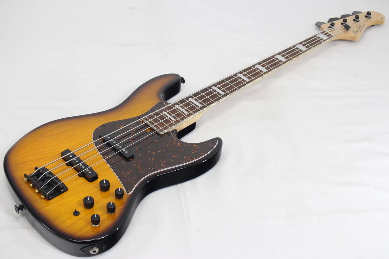 美品　バッカス WL-JB4 ASH/R エレキベース アンプ　コード付 美品 バッカス WL-JB4 ASH/R エレキベース アンプ コード付 美品