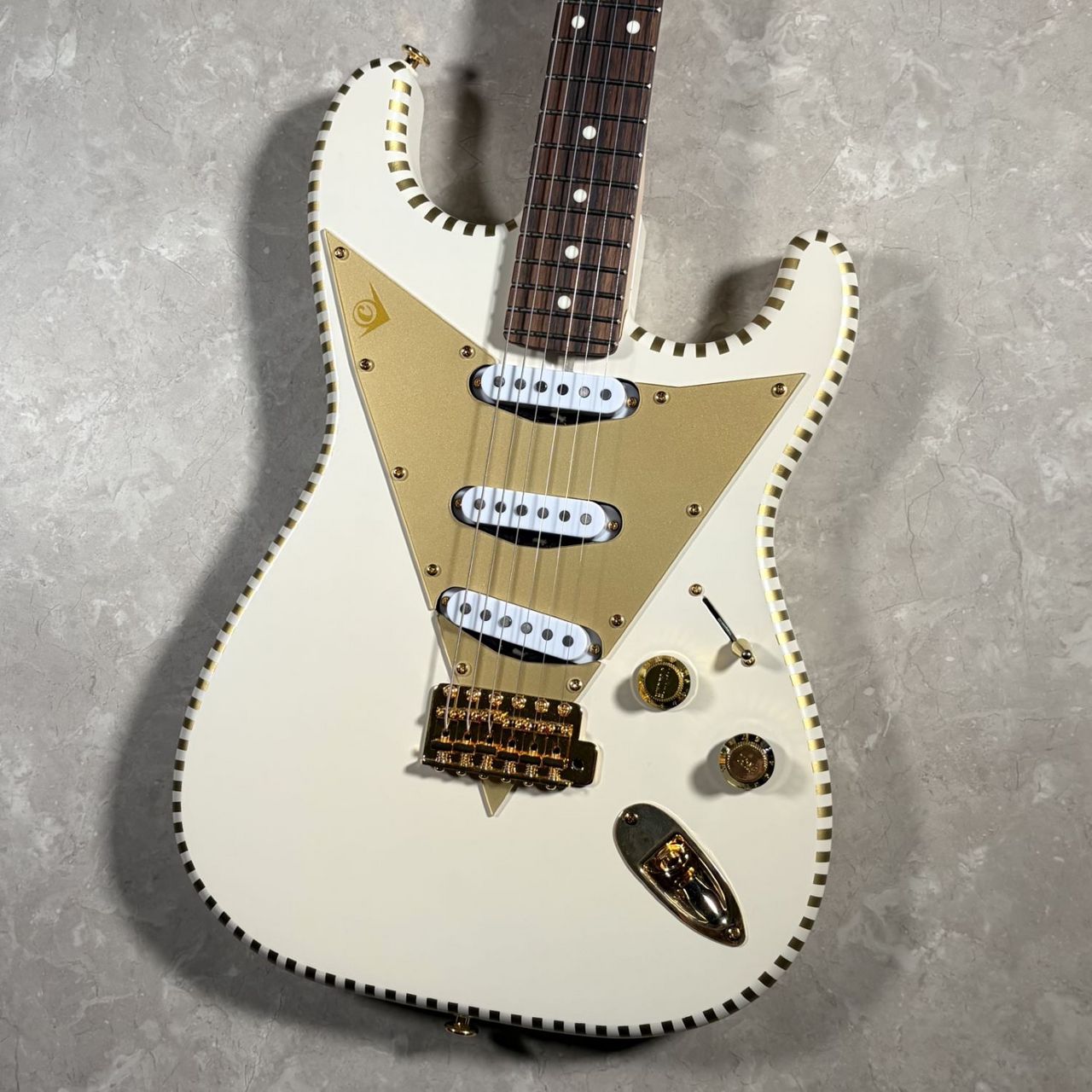 Caramel's Guitar Kitche STS1_FromageWhite【S/N S2075140/3.52kg