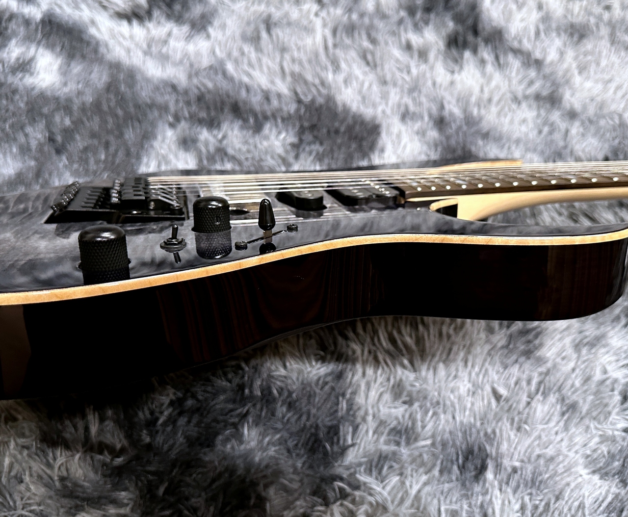 日本ではまず見ない米国テキサスTrinity Riverブランド、個性的なギター Ibanez j.custom RG8870-BRE (Black Rutile) 【特価】【2025年製