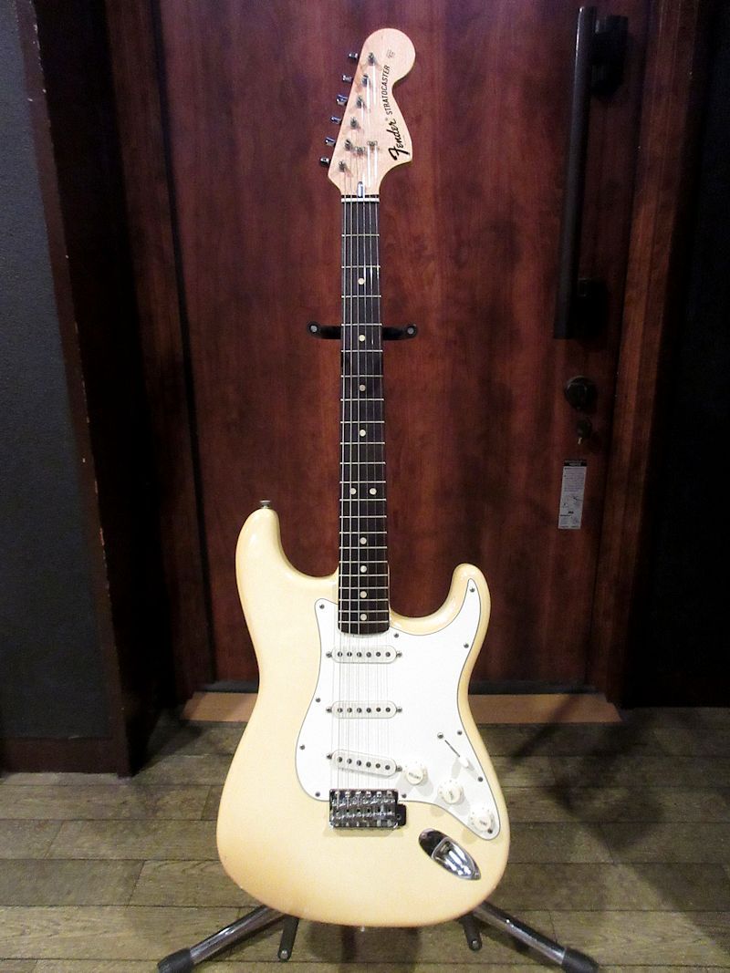 Fender 1974 Stratocaster Olympic White/Rose（ビンテージ）【楽器 