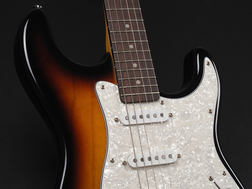 G&L Legacy Special サンバースト G&L Tribute Legacy 3トーンサンバースト/R/べっ甲ガード