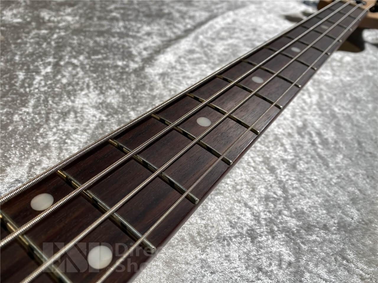 Sterling by MUSIC MAN STINGRAY RAY34 HH Spalted Maple Top (Blood