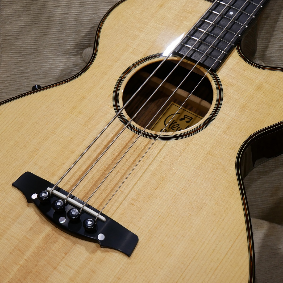 Crews Maniac Sound EB-2400 / Natural 【エレアコースティックベース