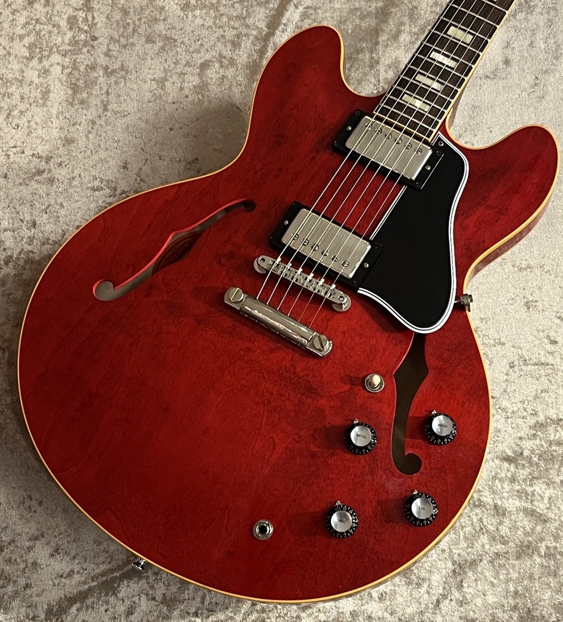 ギブソン ＥＳ一335 ビンテージ 人気のcherry色 Gibson ES-335 Figured - Sixties Cherry