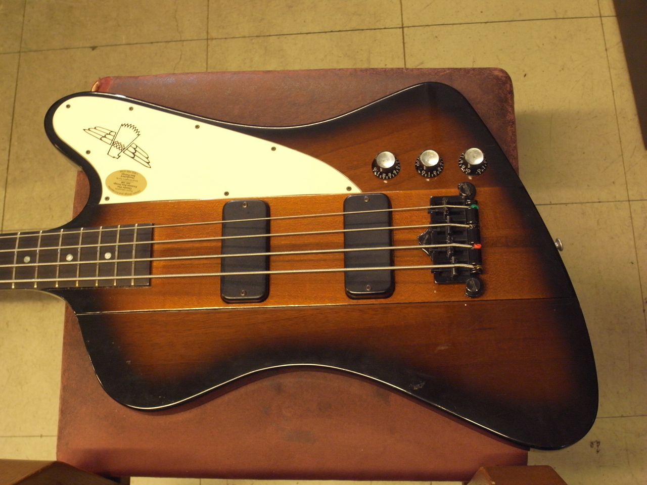 ギター Gibson Thunderbird Gibson Thunderbird (Tobacco Burst Perimeter) ｜イケベ楽器店