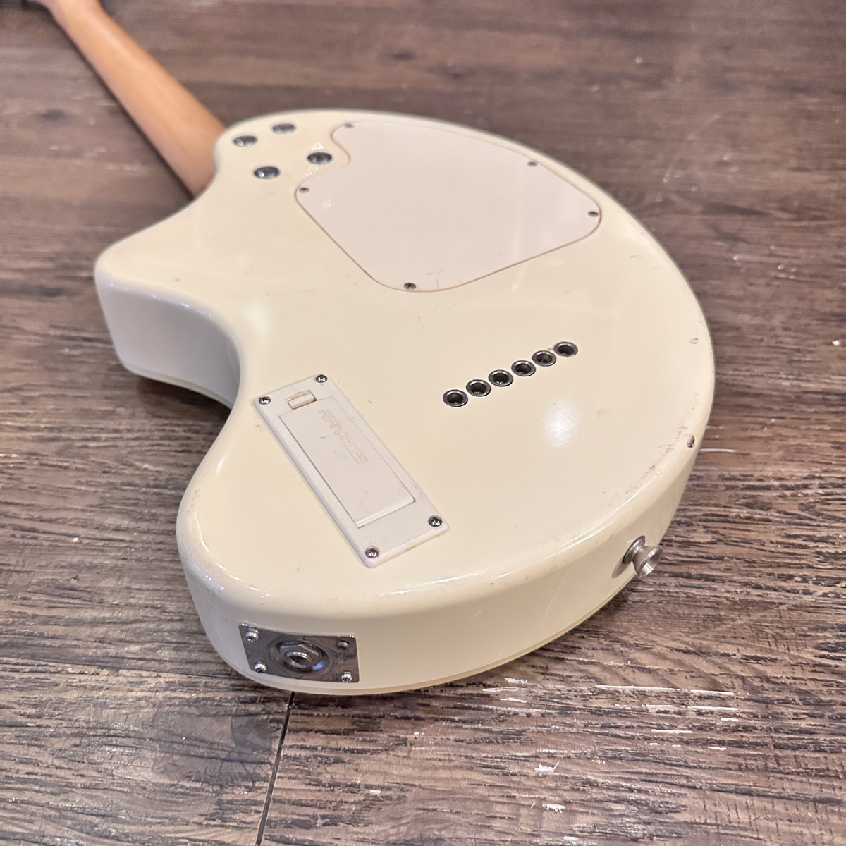 FERNANDES ZO-3 HK ハローキティ サンリオ Electric Guitar（中古/送料