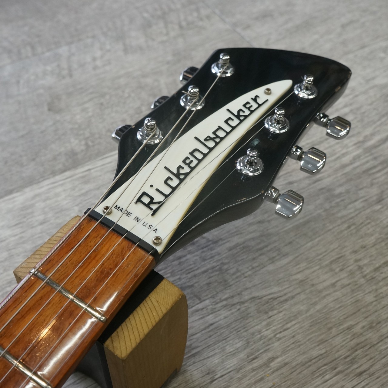 Rickenbacker 330 - Jetglo - （中古）【楽器検索デジマート】