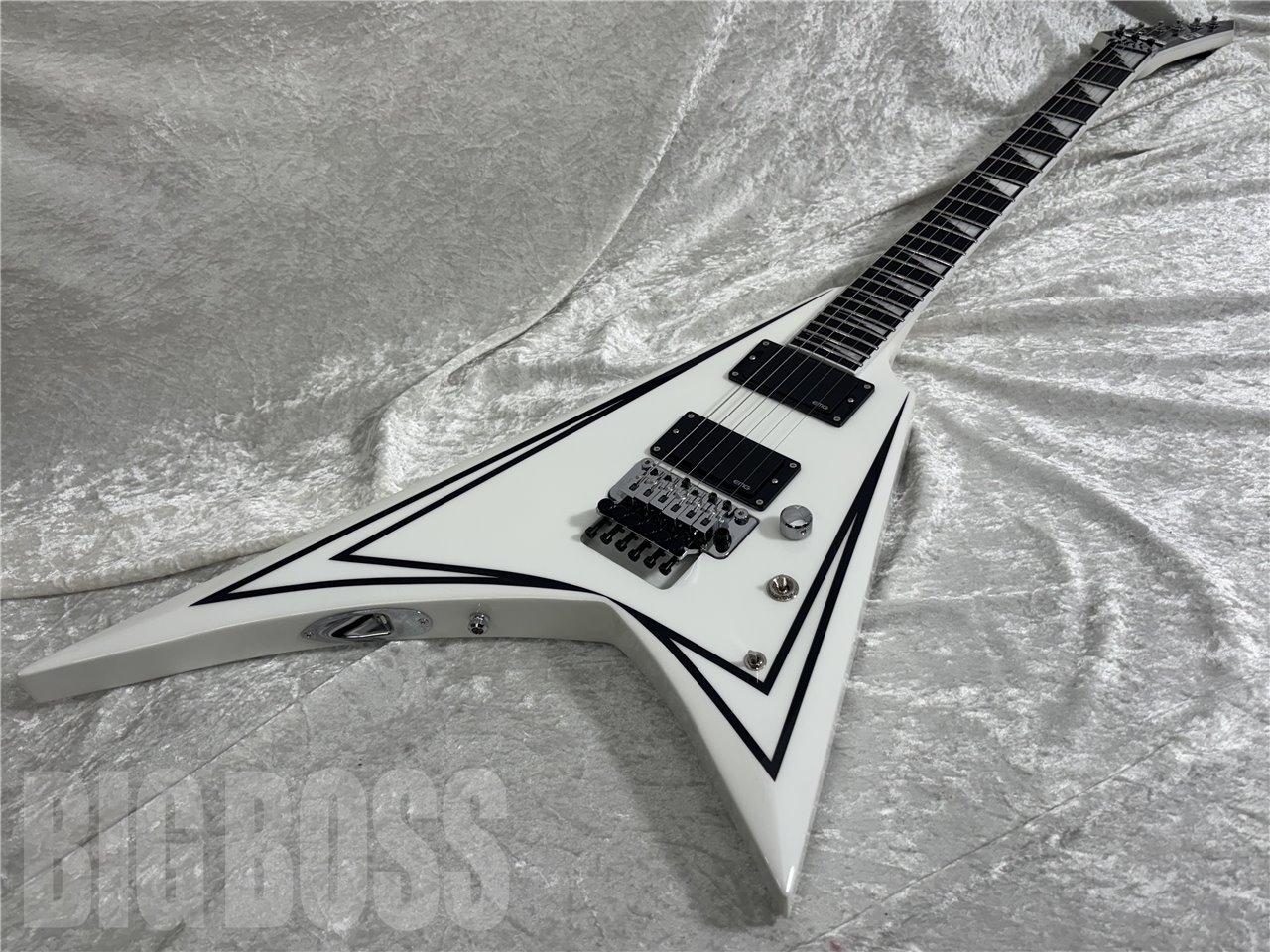 E-II SV ホワイト フライングv Flying V Electric Guitar White Body 6 String 2EMG Chrome