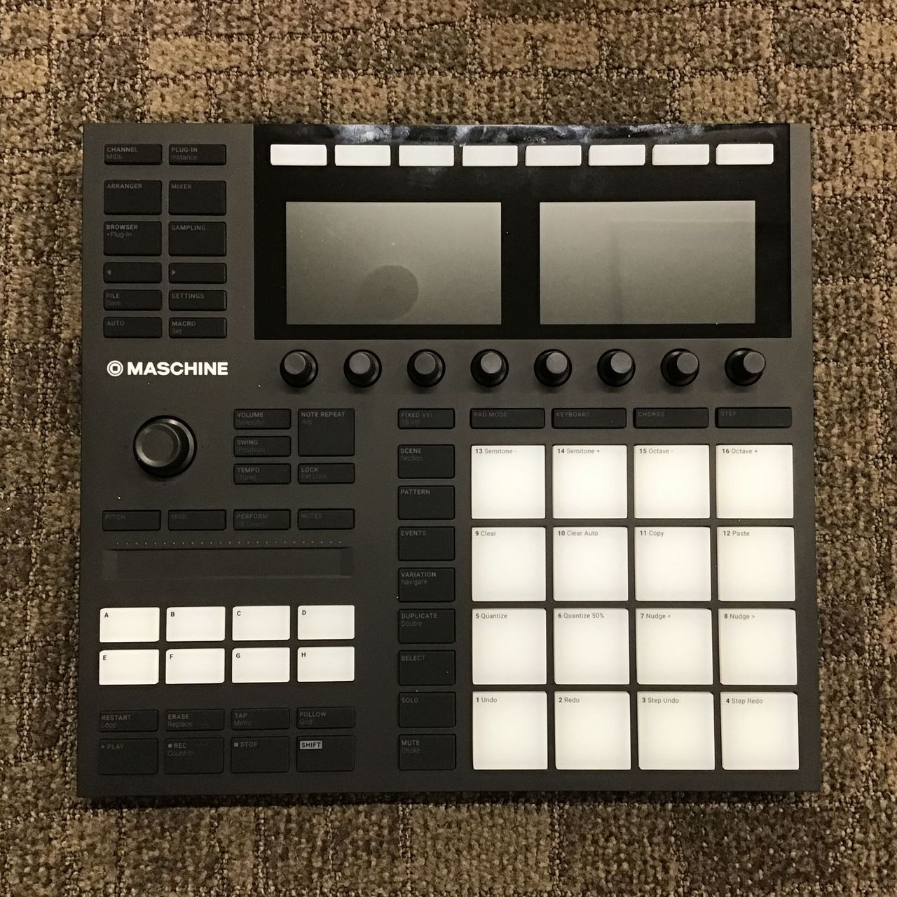NATIVE INSTRUMENTS MASCHINE MK3【現物写真】（中古/送料無料）【楽器