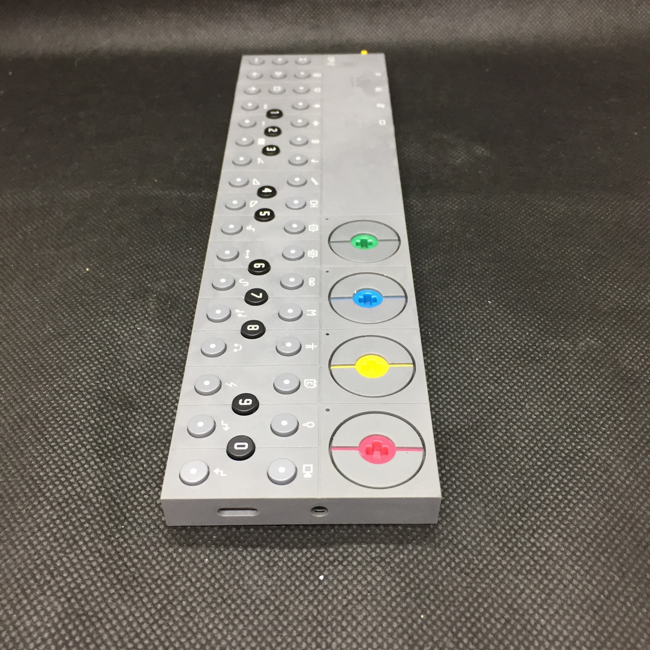 Teenage Engineering OP-Z（中古/送料無料）【楽器検索デジマート】