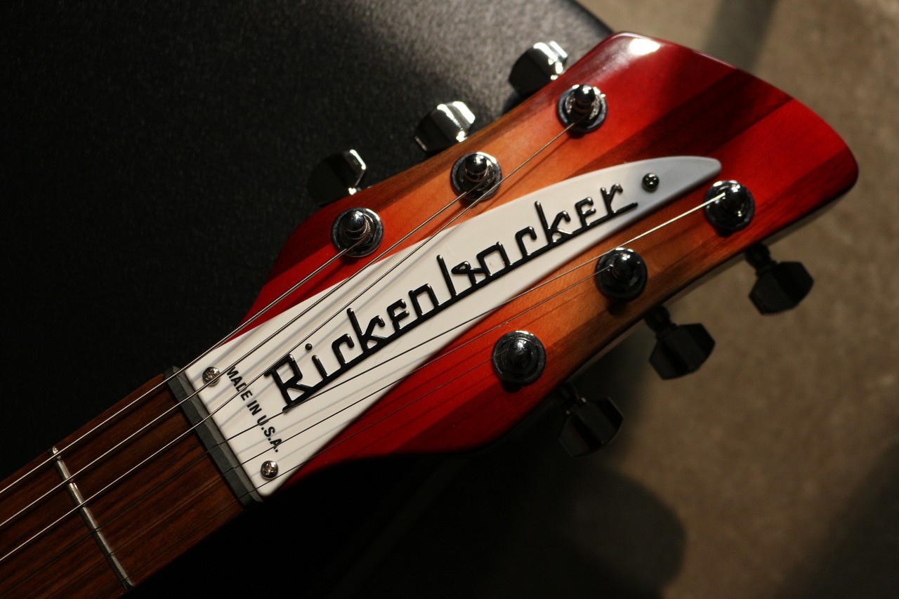 Rickenbacker Model 330 ~Fireglo~ #23 29675【3.42kg】【久々の入荷