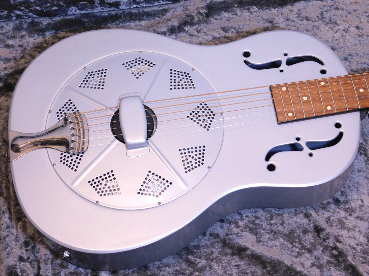 リゾネータギターNational Delphi '95年製