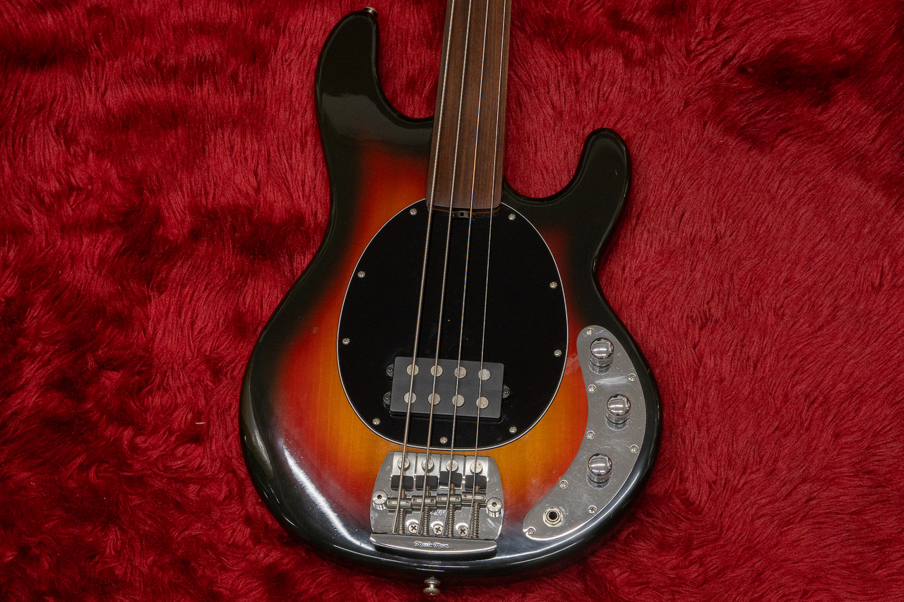 ErnieBall MusicMan StingRay エレキベース　レフティ Home | Ernie Ball Music Man