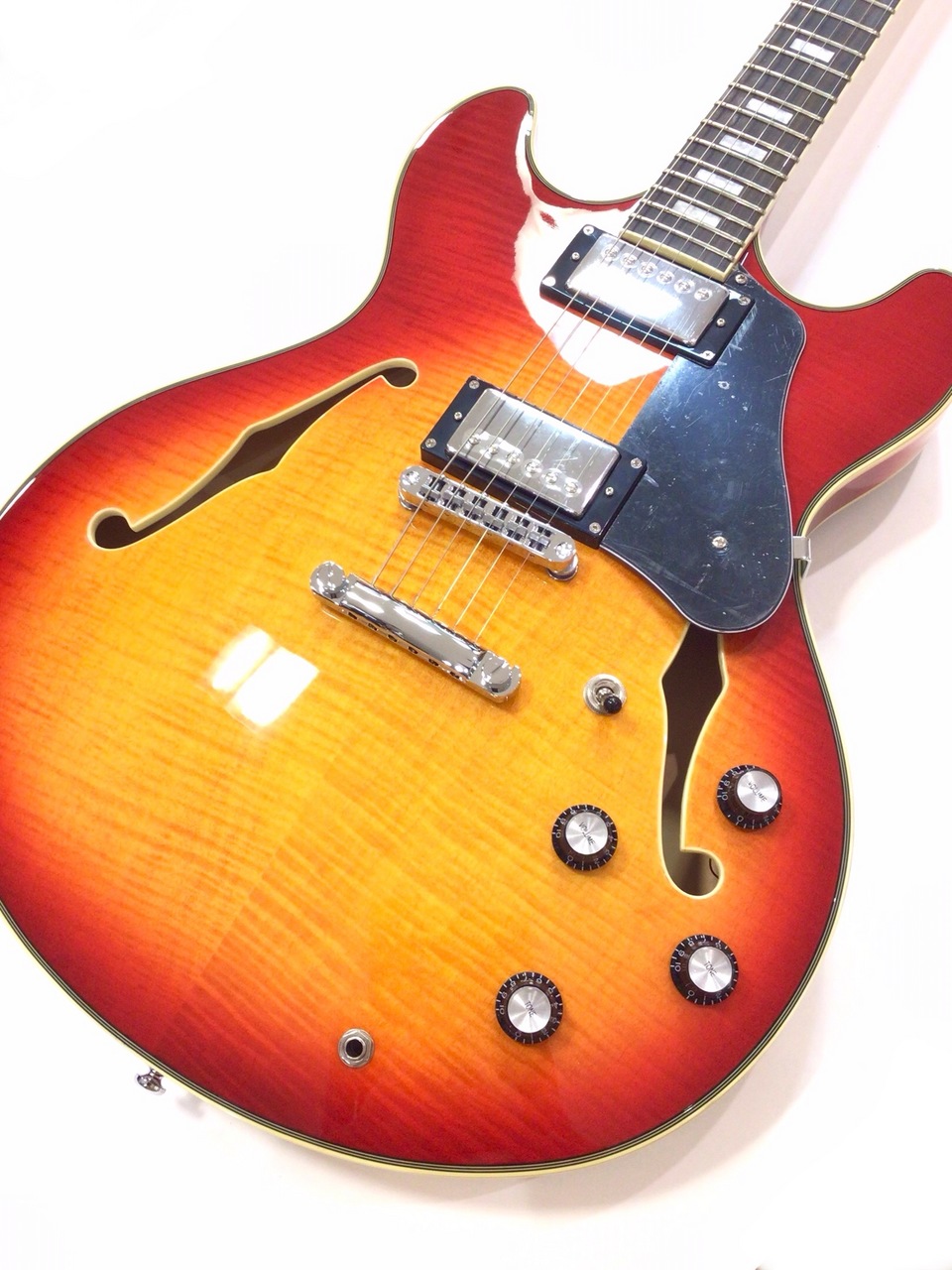 Sire H7 VS (Cherry Sunburst) with Larry Carlton【セミアコ