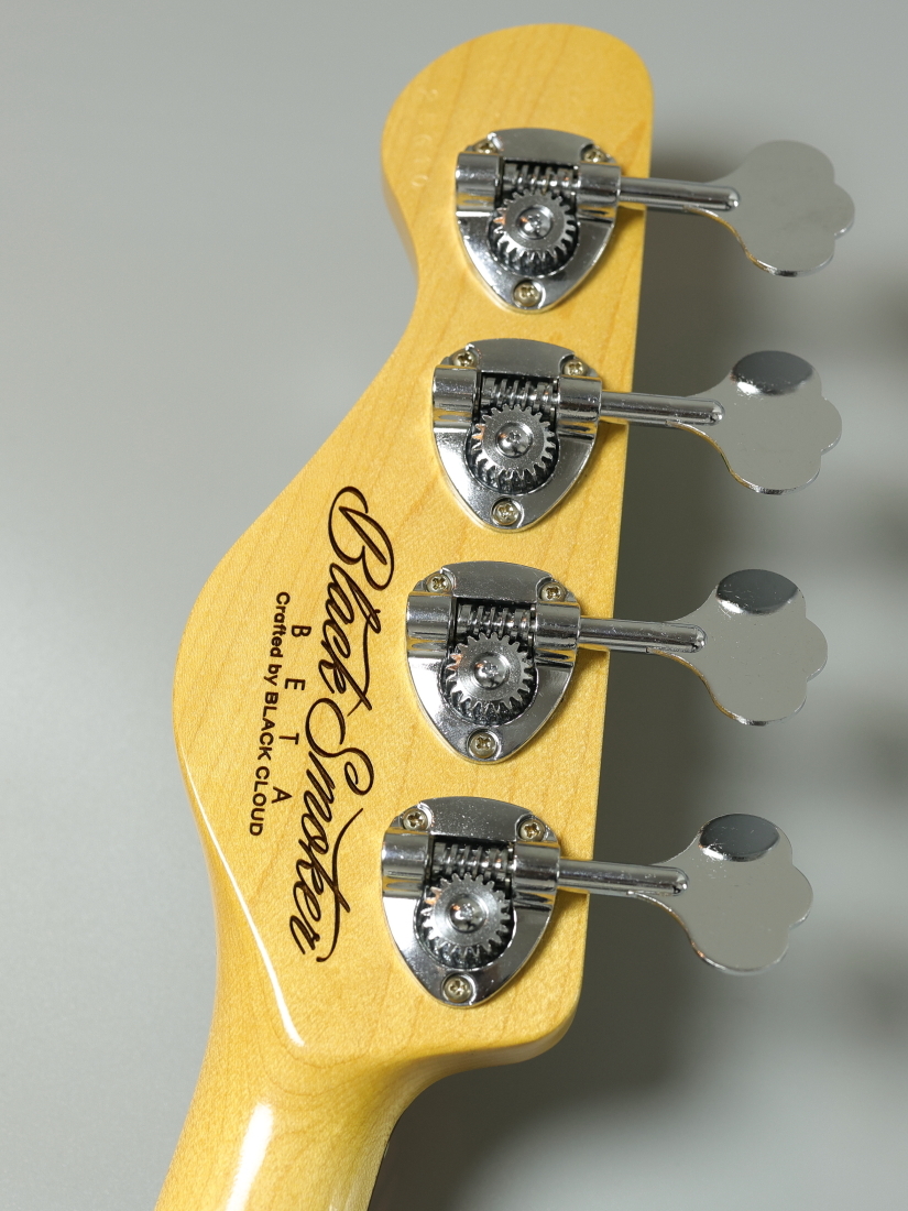 Black Smoker Trad Master Series Beta J4 / Vintage White / Light