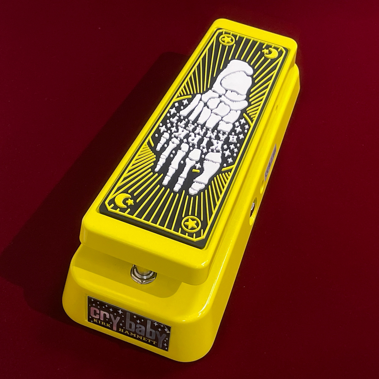 Jim Dunlop KH95Y Kirk Hammett Cry Baby Wah Yellow Sparkle