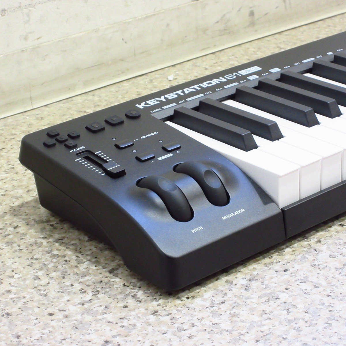 Amazon.com: M-Audio Keystation 61 MK3 - Synth Action 61 Key