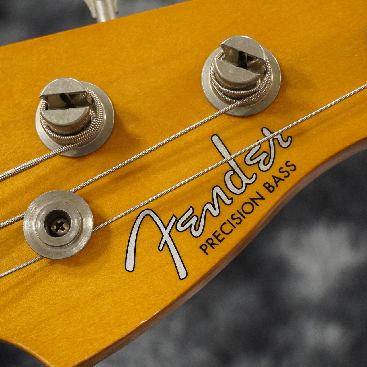 Fender Limited Edition Vintera II Road Worn '60s Precision