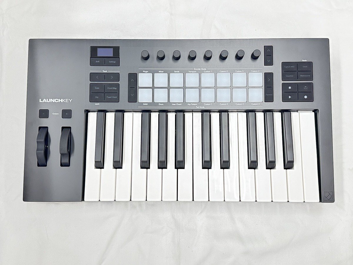 ほぼ美品 Novation/Launchkey 25 Mk4 （フルサイズ） Novation Launchkey 25 MK4 25鍵フルサイズ・シンセアクション鍵盤