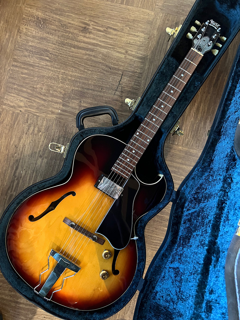 Archtop Tribute AT101（中古）【楽器検索デジマート】