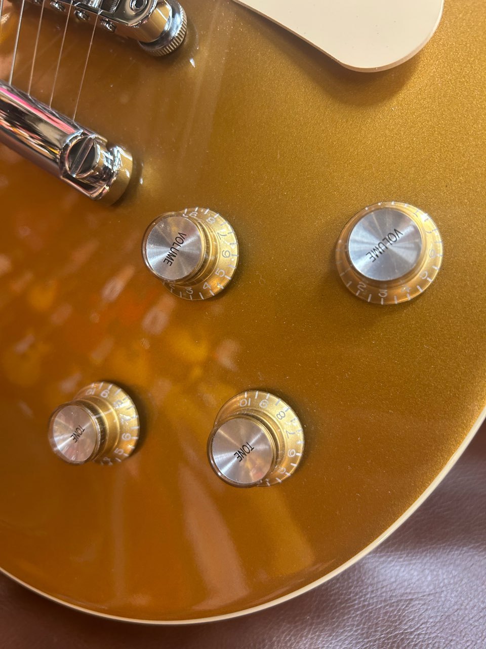 G.W最終セール！！レスポールタイプ GOLD 4LINEハンバッカーモデル G.W最終セール！！レスポールタイプ GOLD 4LINEハンバッカー