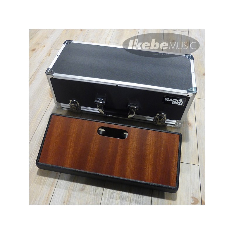 Blackbird Pedalboards 7x18 FeatherBoard Wood Top/Black w/ATA Case