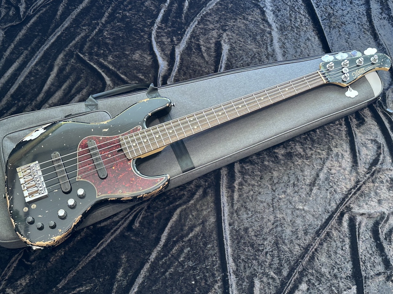 Xotic xj-1t 5弦ベース　マッチングヘッド XJ-1T 5st Heavy Aged w/Matching Head -Dark Candy Apple Red