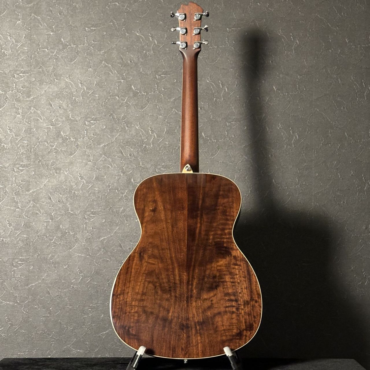 James J-500S VNT エレアコ アジャスタブルサドル搭載 簡単弦高調整