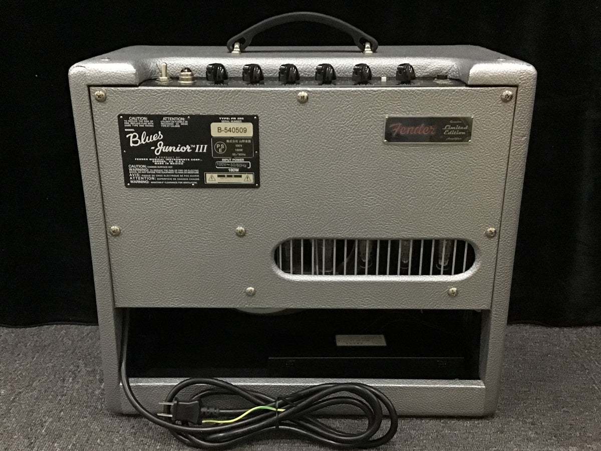 Fender Blues Junior III “Silver Bullet” FSR 15W ギターアンプ 