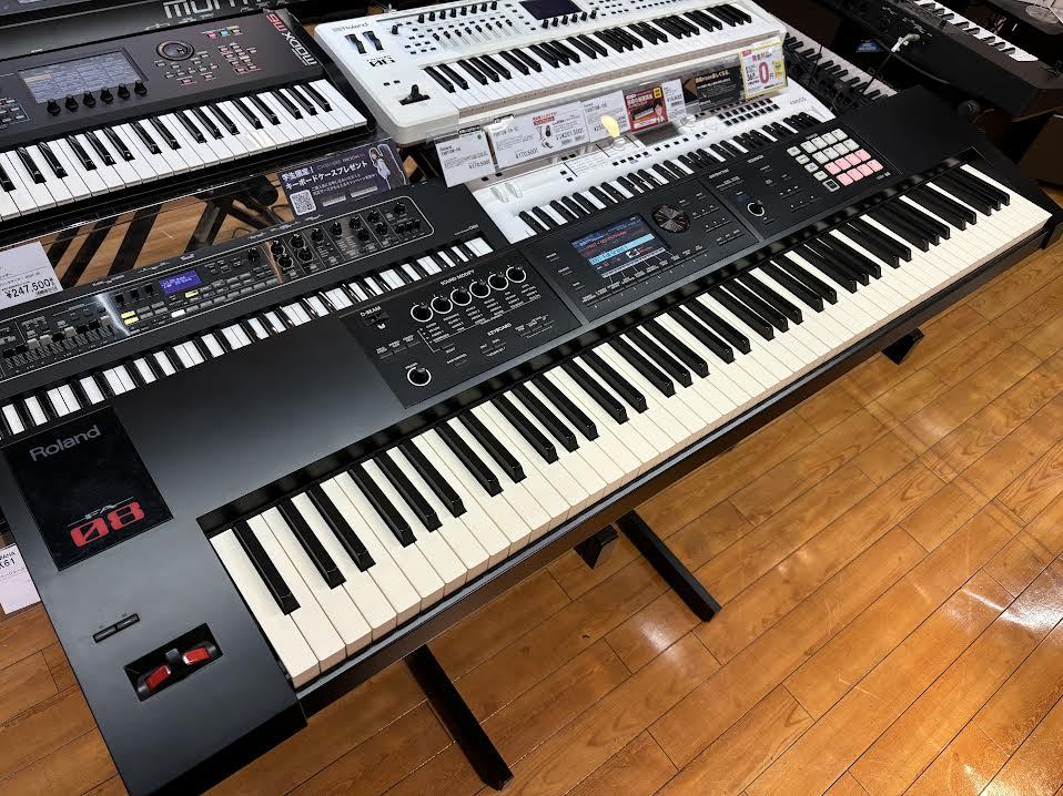 Roland FA-08 Music Workstation