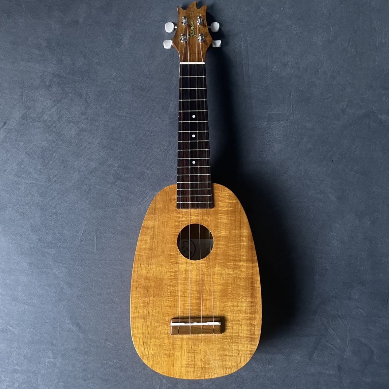 Famous FS-4PG ソプラノウクレレ パイナップルシェイプ ハワイアンコア