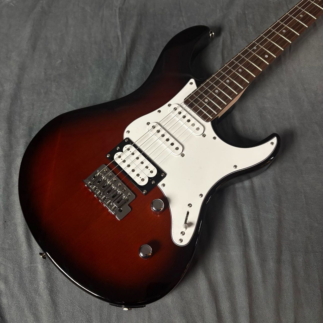 美品YAMAHA PACIFICA PAC112V OVS ヤマハ サンバースト YAMAHA PACIFICA112V OVS エレキギター 【オールド バイオリン