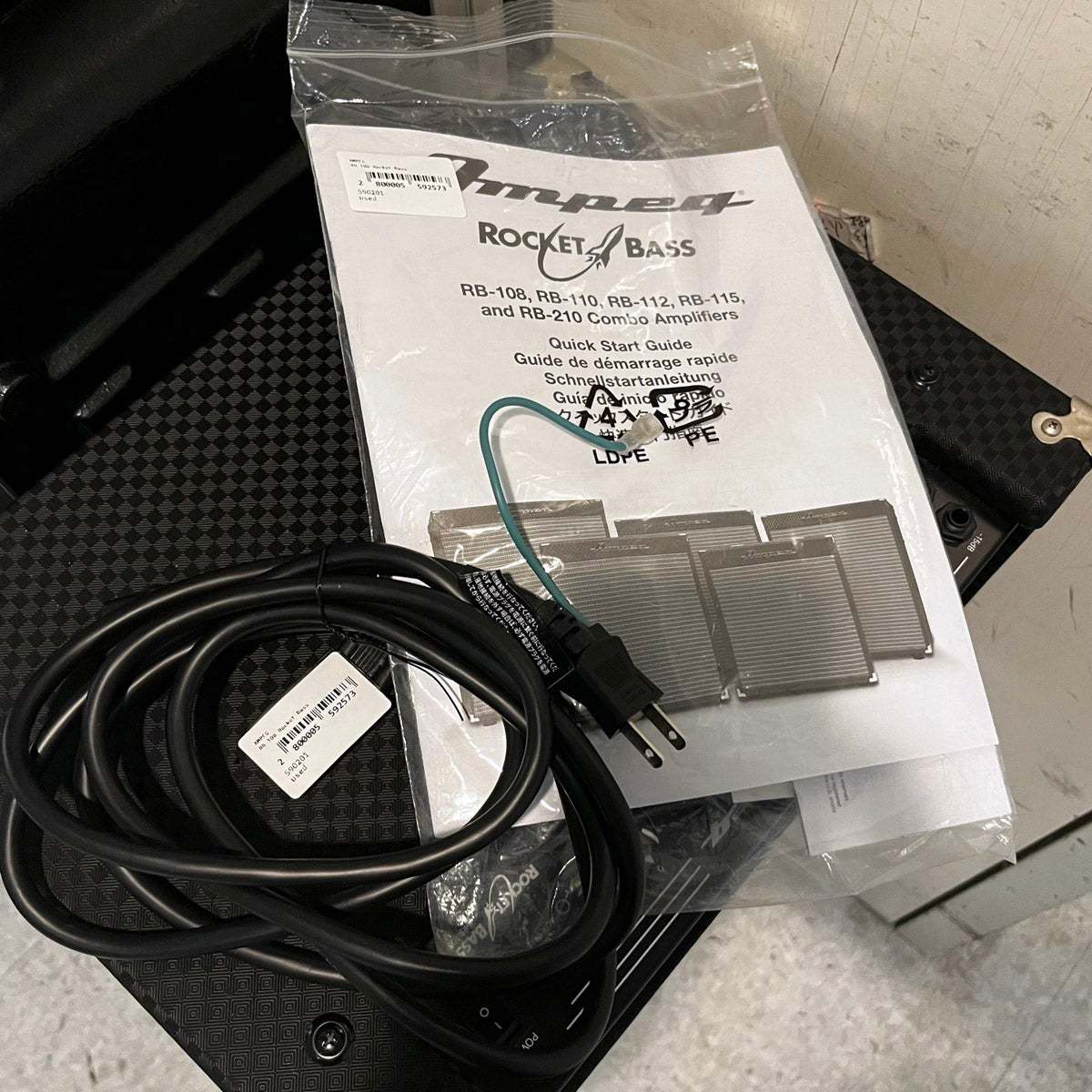 Ampeg Rocket Bass Series RB-108 30W出力 ベースアンプ アンペグ