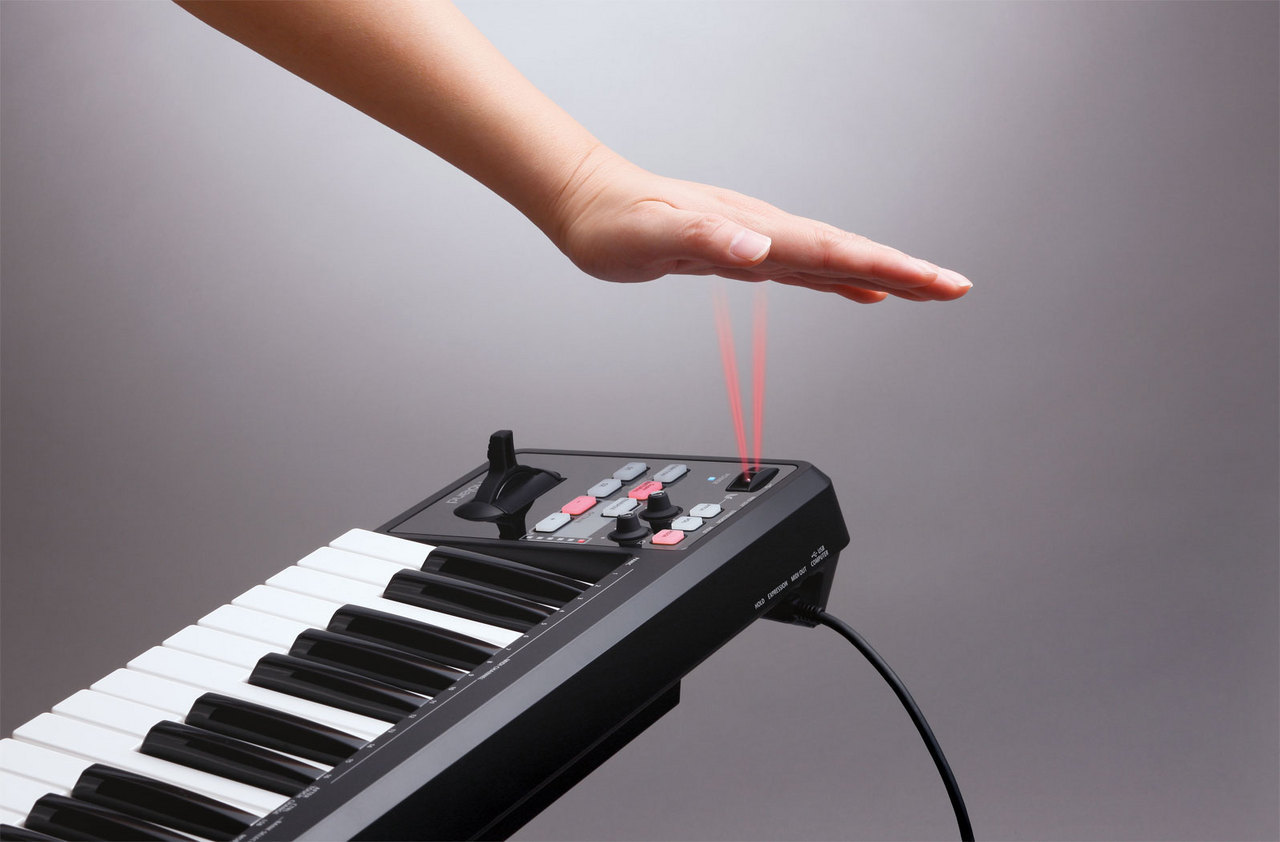 Roland 49鍵 midiキーボードA-49 ホワイト Roland A-49 49-key Keyboard Controller - White | Sweetwater