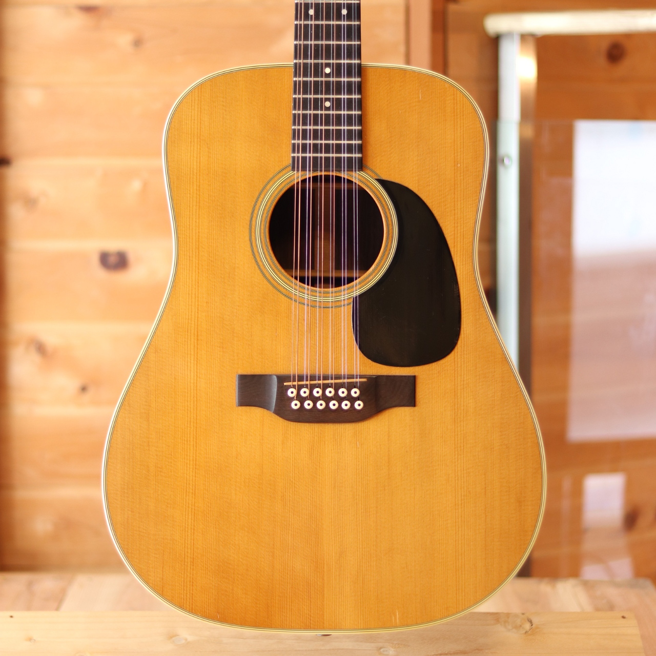 格安売上マーティン D-28 12弦ギター（ピックアップ付き）・ピックアップ充電用ACアダプタ付き ハードケース