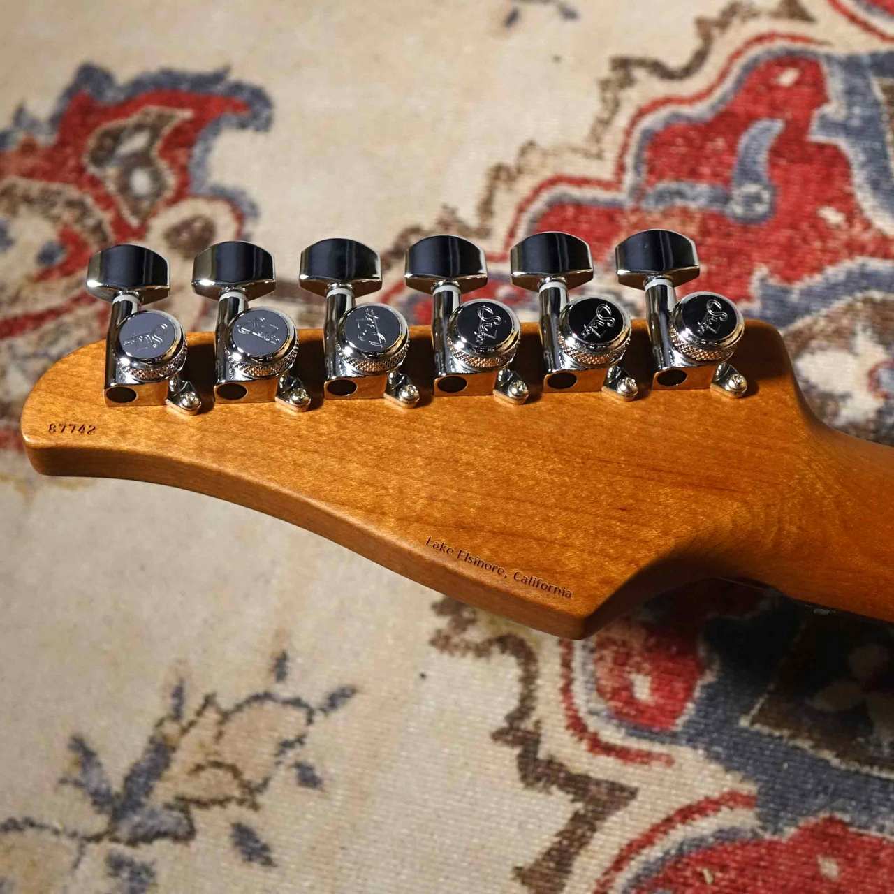 Suhr(正規輸入品) Custom Carve Top modern Graphite Metallic（新品