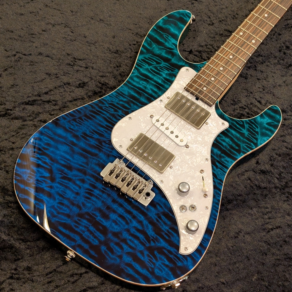 Varita Soltar Standard 5053 Quilt Top / Mysterious Blue（新品/送料