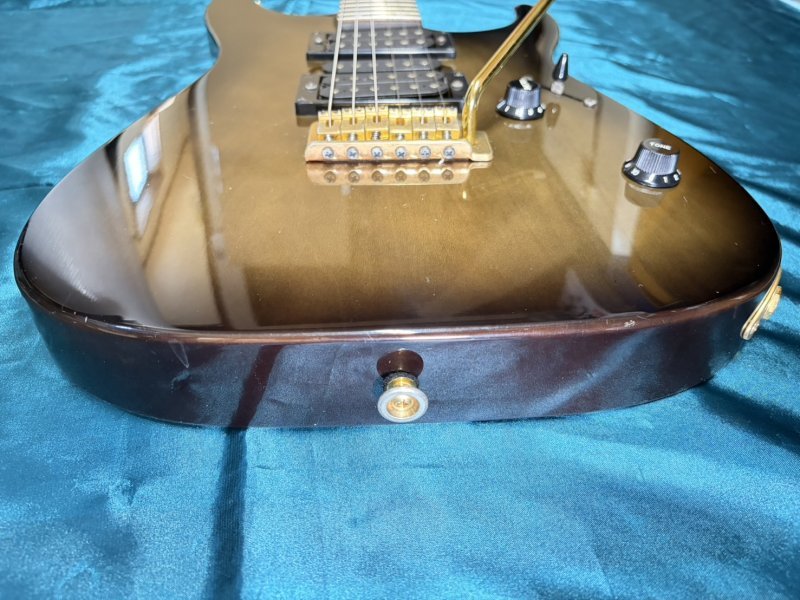 Charvel CDS 38（中古）【楽器検索デジマート】