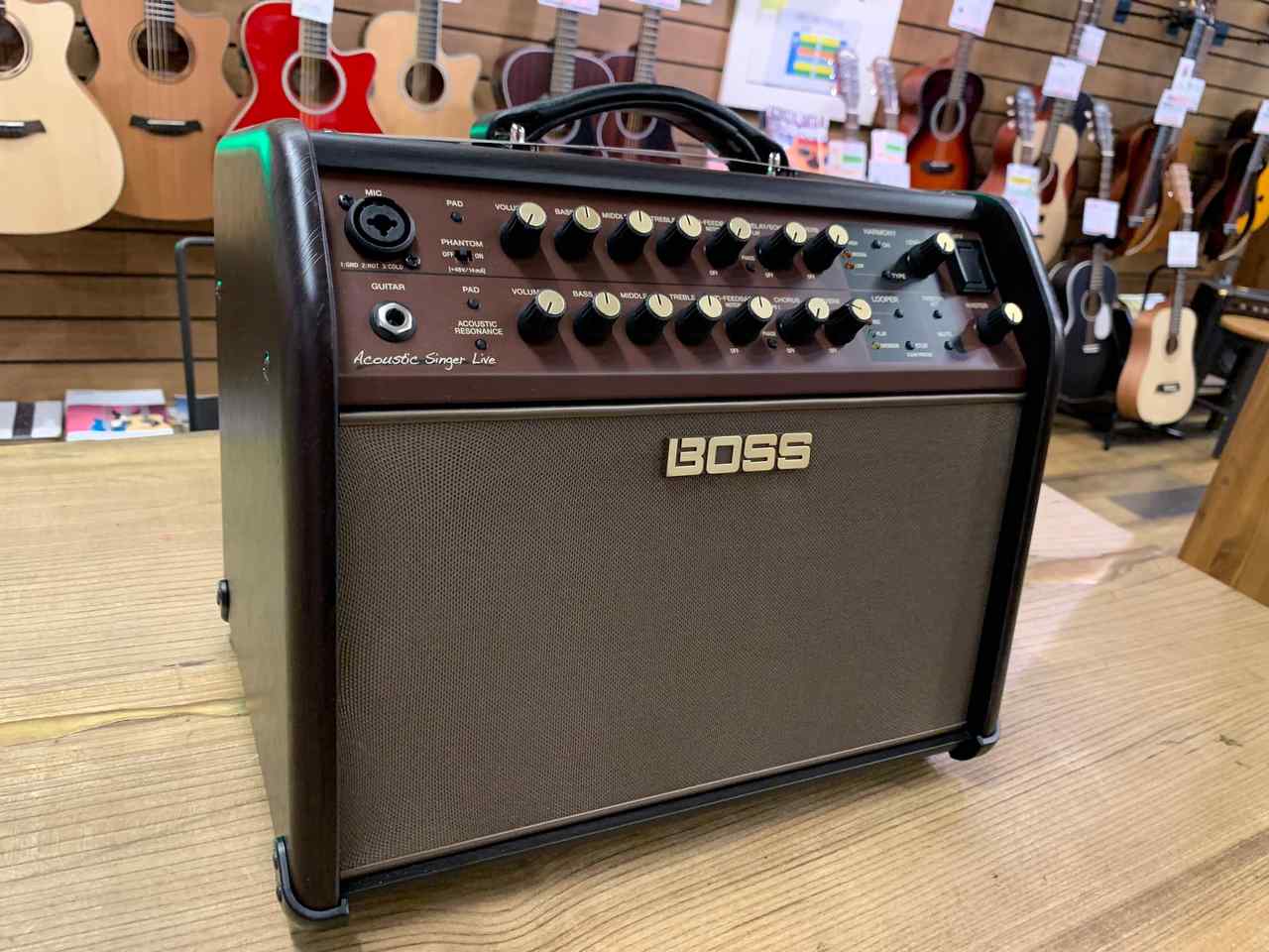 BOSS アコースティックギターアンプ - アンプ