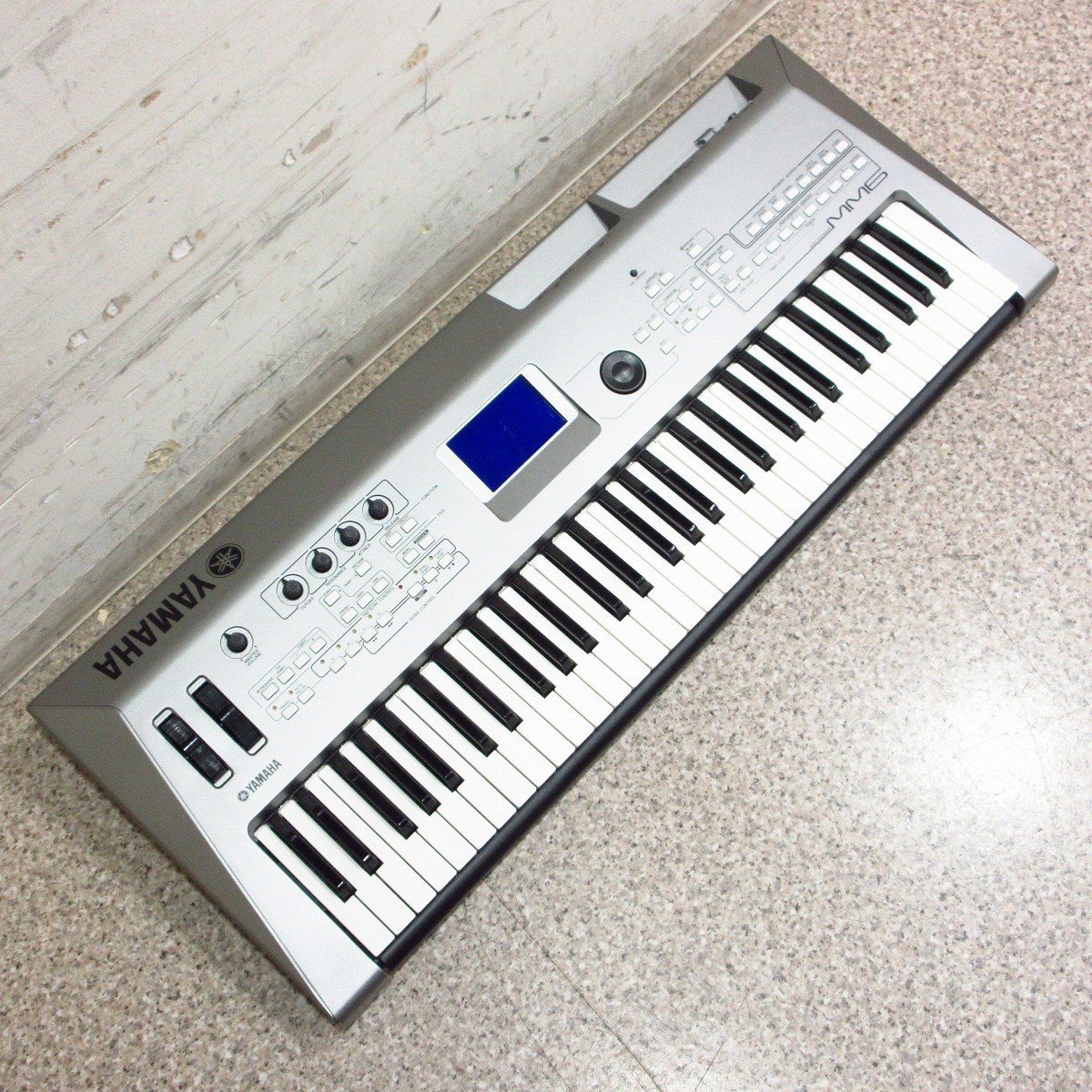 Yamaha シンセサイザー 61鍵盤 シルバーMM6 YAMAHA MM6 軽量☆61鍵シンセサイザー 【横浜店】（中古）【楽器