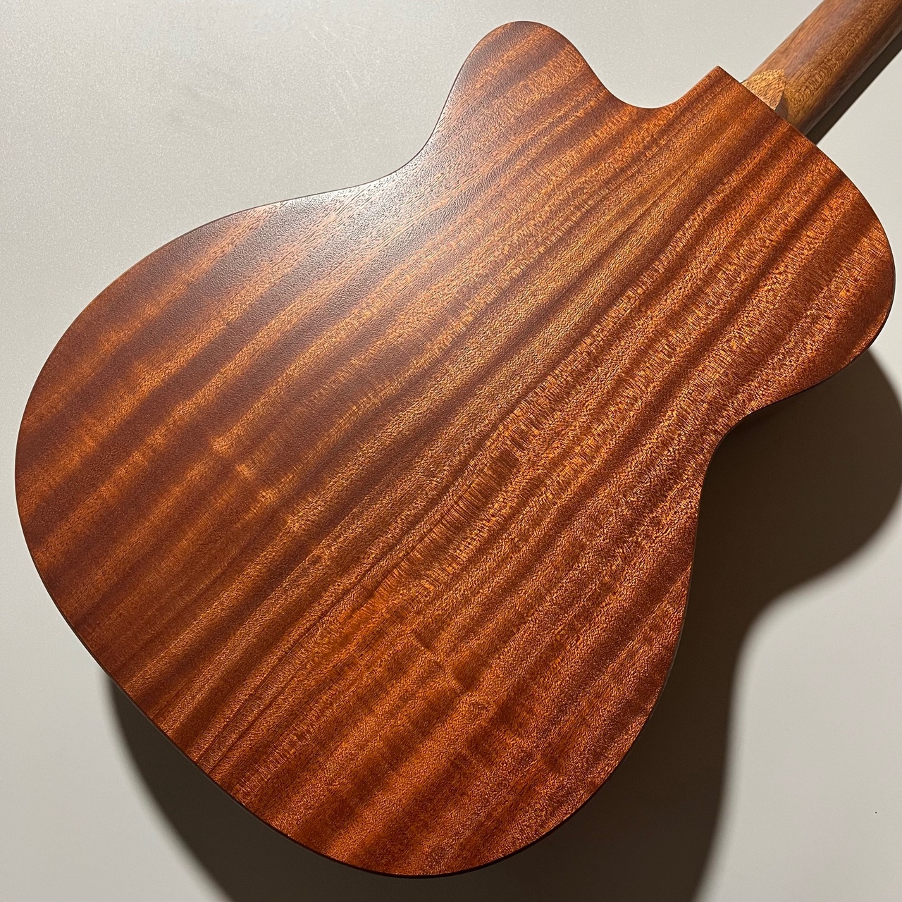 Martin 【抱え易いオール単板のエレアコ】000CJRE #3064790（新品