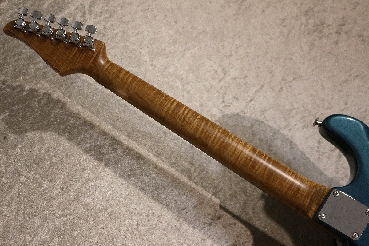 Suhr Classic S Antique Roasted Flame Maple Ocean Turquoise