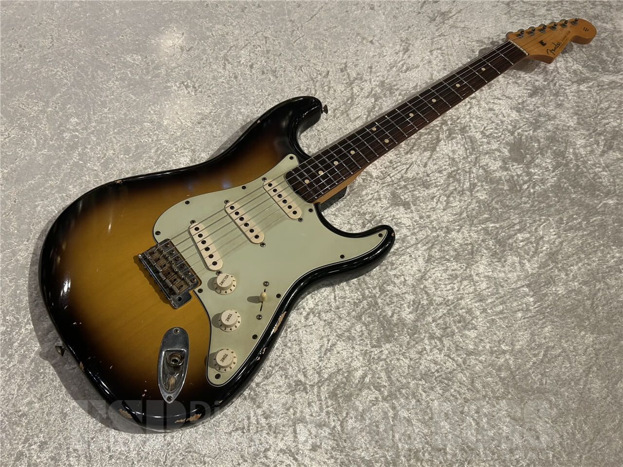 ギター Fender custom shop 60 Stratocaster relic Fender Custom Shop 60'S Stratocaster Relicをレビュー