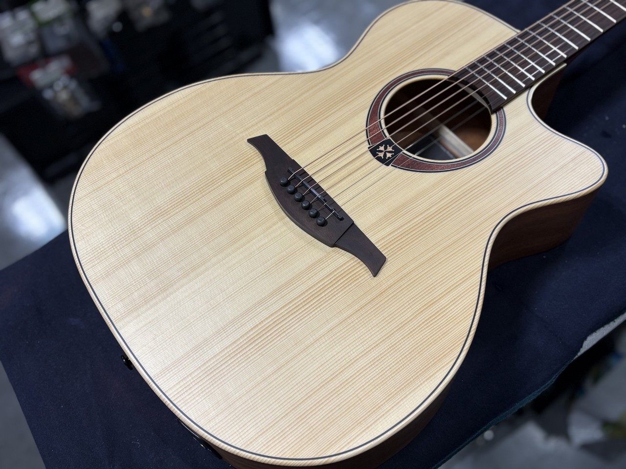 LAG Guitars T70ACE-NAT【送料無料/即納可能】（新品/送料無料）【楽器