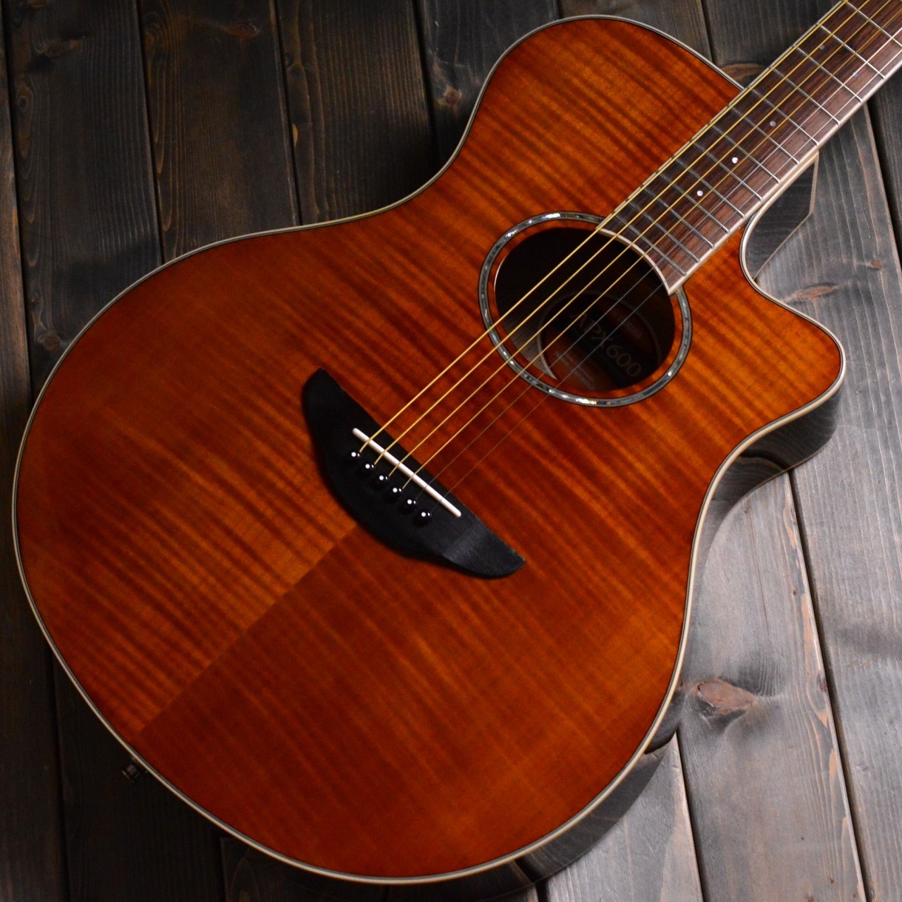 YAM AHA ヤマハ　APX600FM フレイムメイプル Yamaha APX600FM Flame Maple Amber Acoustic-Electric Guitar