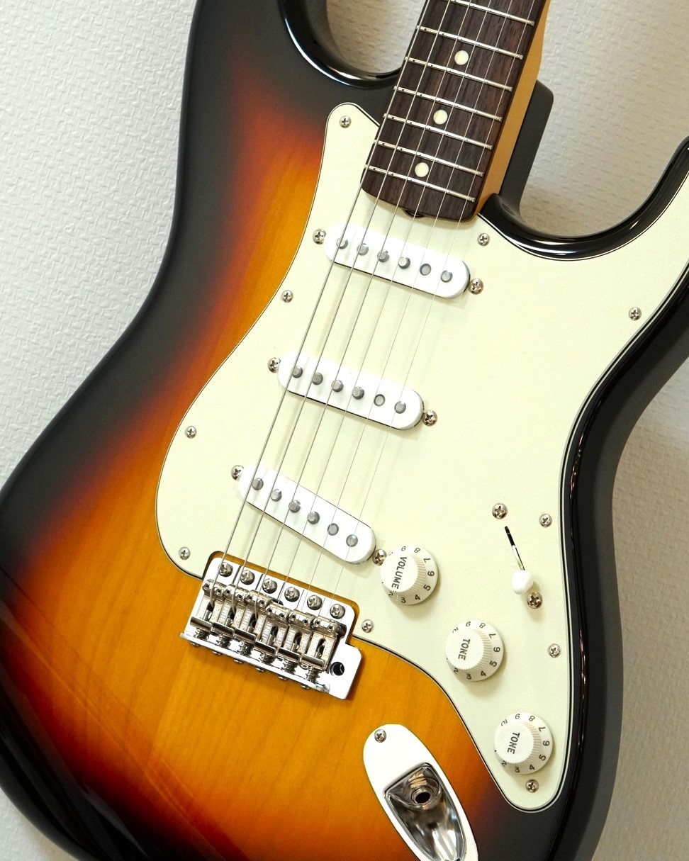 Fender FSR Made in Japan Traditional 60s Stratocaster -3 Tone ...