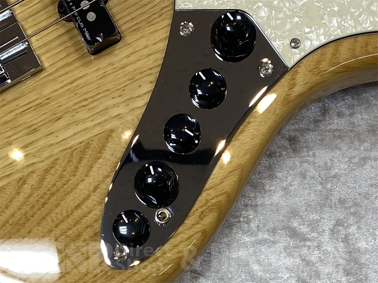 Sire V8 4st 【NT】 （新品/送料無料）【楽器検索デジマート】
