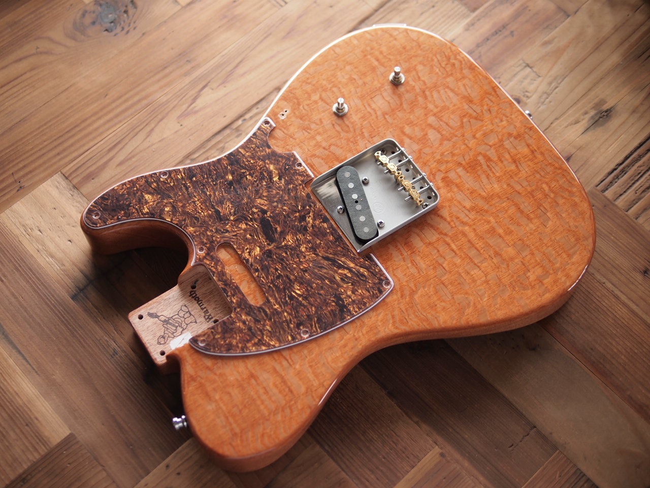 WD Music Custom Parts - Brown Pearl Tortoise Shell Pickguard For